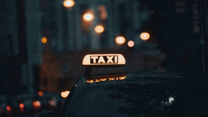 Trouver un Taxi Facilement : Guide Pratique pour des Trajets Sans Stress