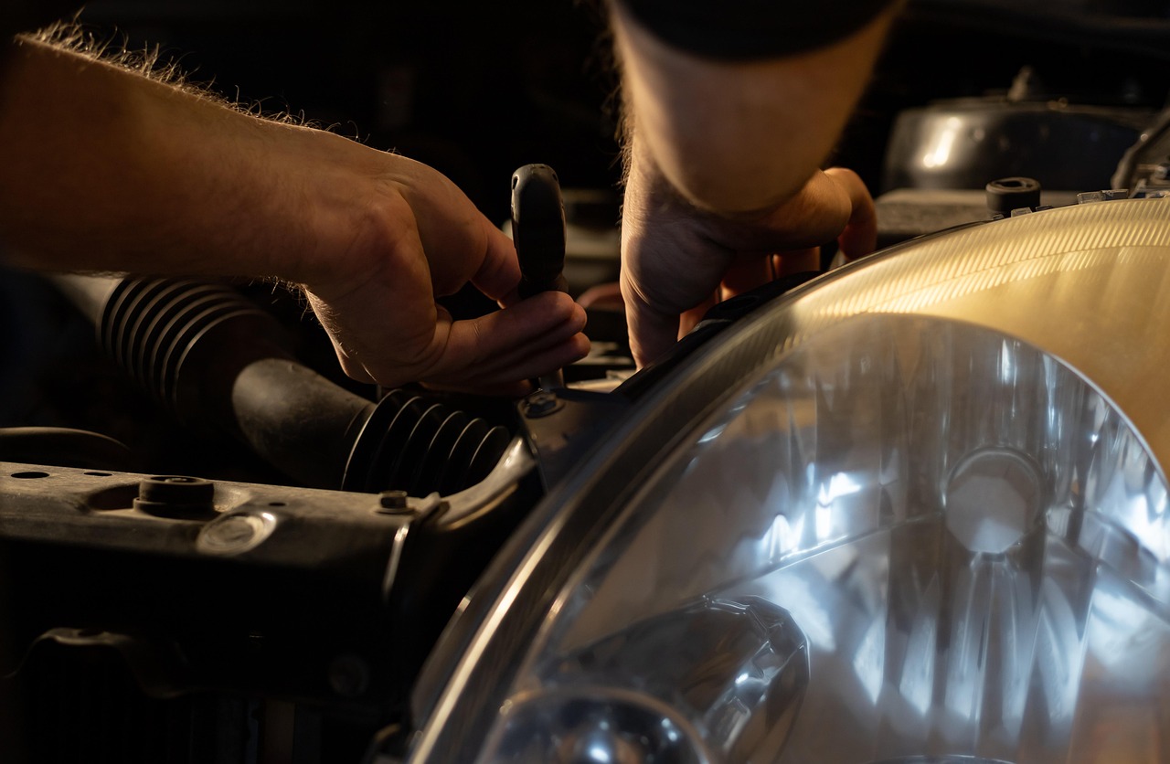 découvrez le métier de mécanicien automobile : compétences, formations et conseils pour réussir dans l'entretien, la réparation et le diagnostic des véhicules.