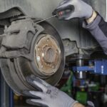 faites remplacer vos plaquettes de frein rapidement et en toute sécurité. découvrez nos conseils et guide étape par étape pour un changement de plaquettes efficace et économique.