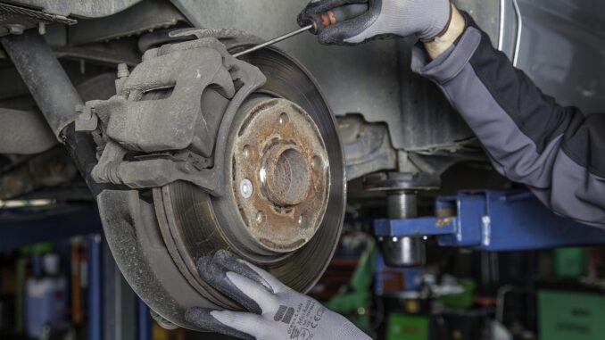 brake pads change faites remplacer vos plaquettes de frein rapidement et en toute sécurité. découvrez nos conseils et guide étape par étape pour un changement de plaquettes efficace et économique.