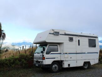 découvrez tout ce qu’il faut savoir sur les campervans : conseils d’achat, aménagements, idées de voyages et astuces pour vivre de belles aventures sur la route en van aménagé.