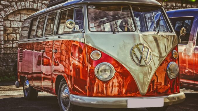 cult car movies découvrez une sélection des films automobiles cultes qui ont marqué l’histoire du cinéma. courses poursuites, véhicules mythiques et sensations fortes au rendez-vous !