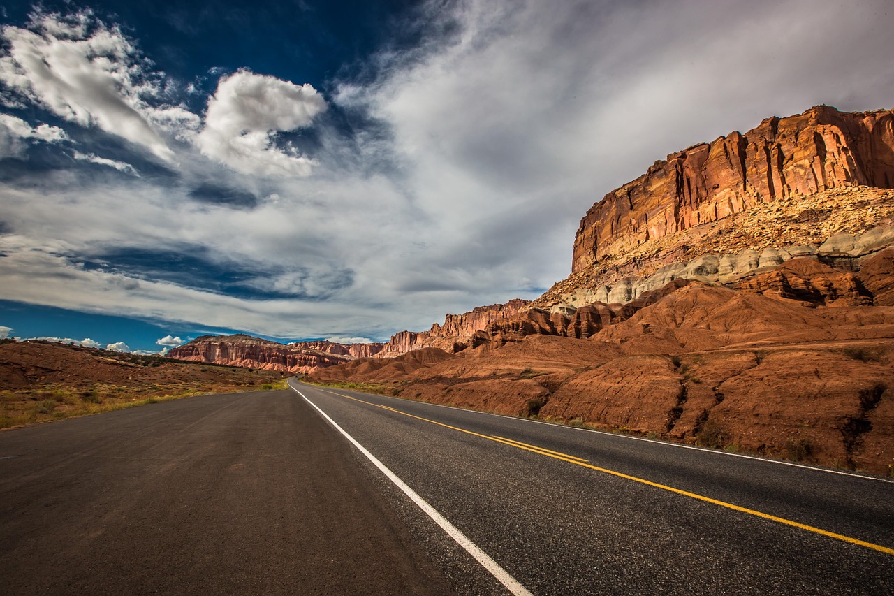 découvrez les meilleures applications mobiles pour organiser, planifier et vivre un road trip inoubliable. simplifiez votre voyage sur la route grâce à des apps pratiques et innovantes !