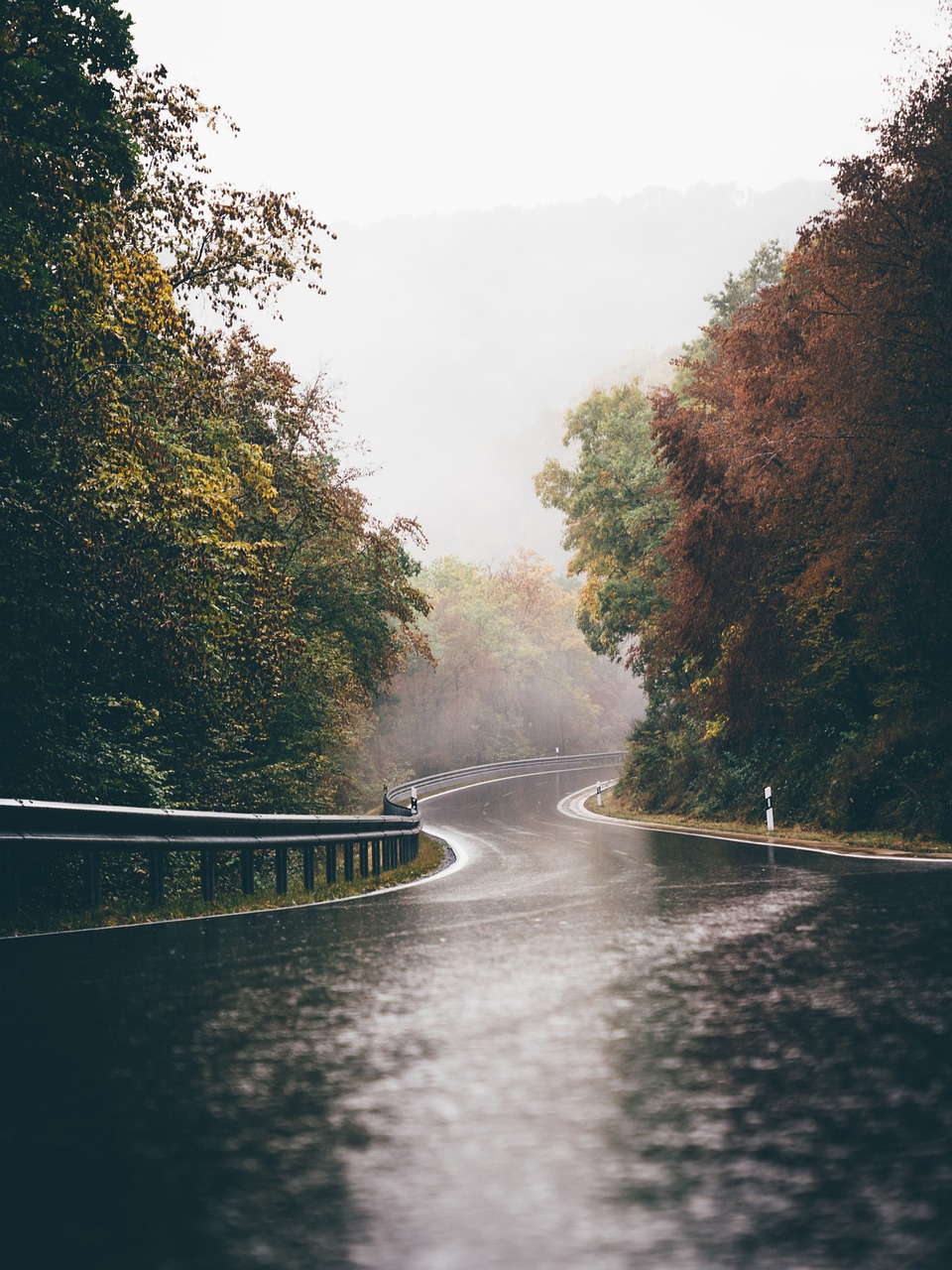 découvrez les meilleures applications pour organiser et optimiser votre road trip : itinéraires, navigation, hébergement et activités pour un voyage inoubliable.