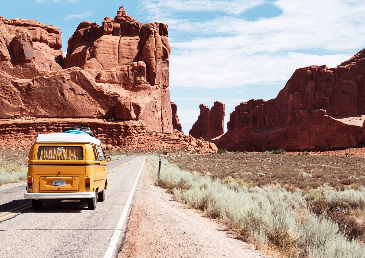 découvrez les meilleures applications de road trip pour planifier, organiser et vivre des aventures inoubliables sur la route. optimisez vos trajets, trouvez les meilleures adresses et profitez pleinement de votre voyage !