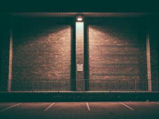 découvrez nos caméras d'assistance au stationnement pour une sécurité optimale et un guidage précis lors de vos manœuvres.