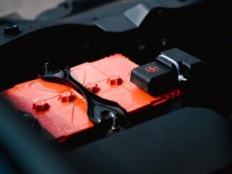 découvrez nos conseils essentiels pour l'entretien des voitures électriques et prolongez la durée de vie de votre véhicule écologique.