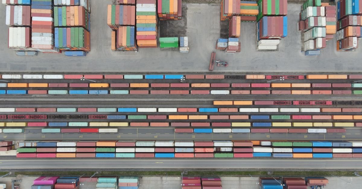 découvrez les dernières innovations en logistique pour optimiser la chaîne d'approvisionnement, améliorer l'efficacité et réduire les coûts grâce aux technologies avancées.