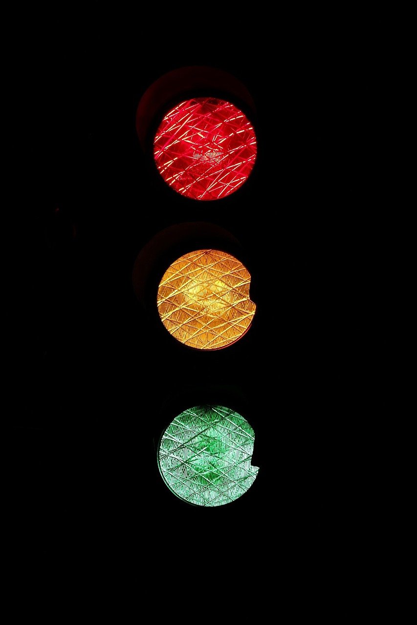 découvrez les réglementations routières mises à jour pour 2025 afin de garantir votre sécurité et conformité au volant.